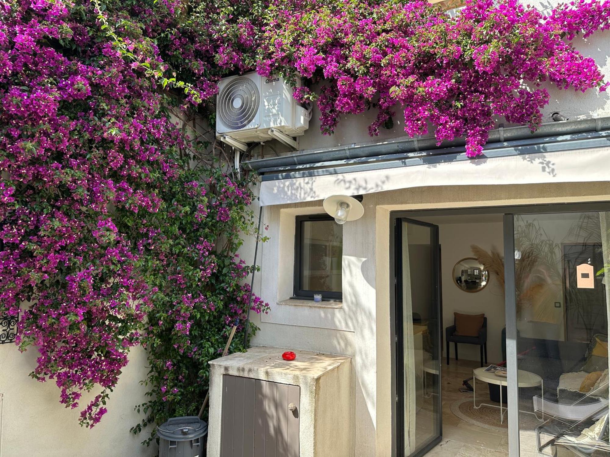 Appartements 3 Etoiles Terrasse Ou Patio Intra-Muros Aigues-Mortes Εξωτερικό φωτογραφία